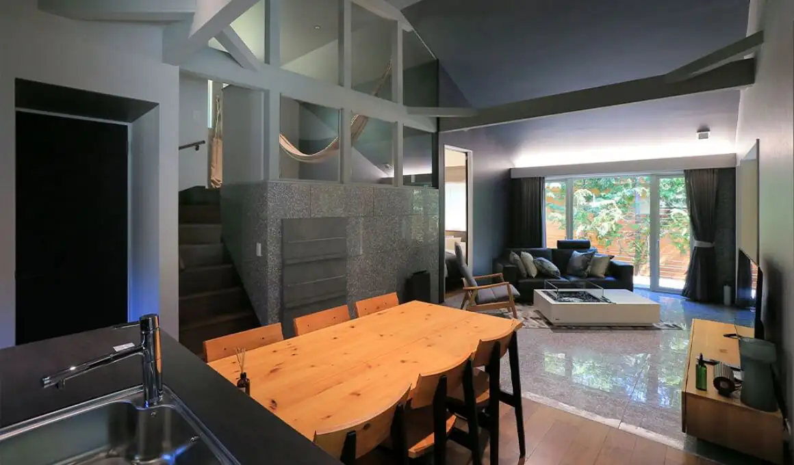 【アッシュ - 火山灰】
ASH