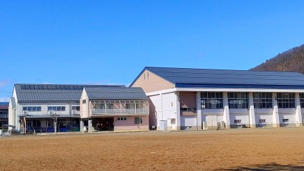 埴生小学校