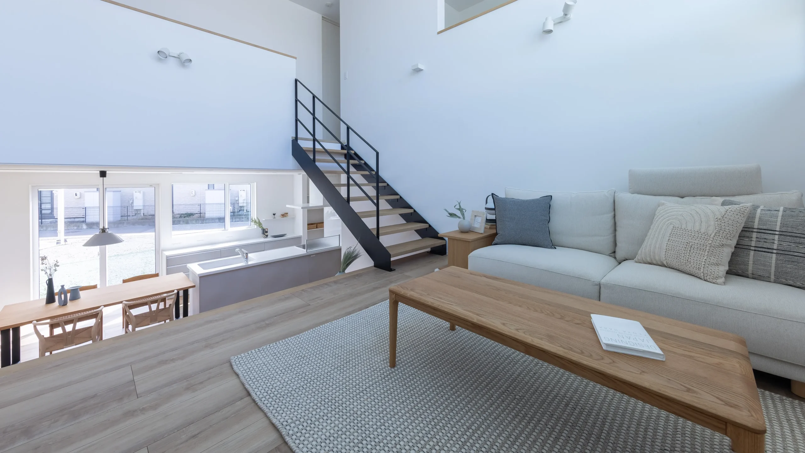 松本展示場階段室リビング