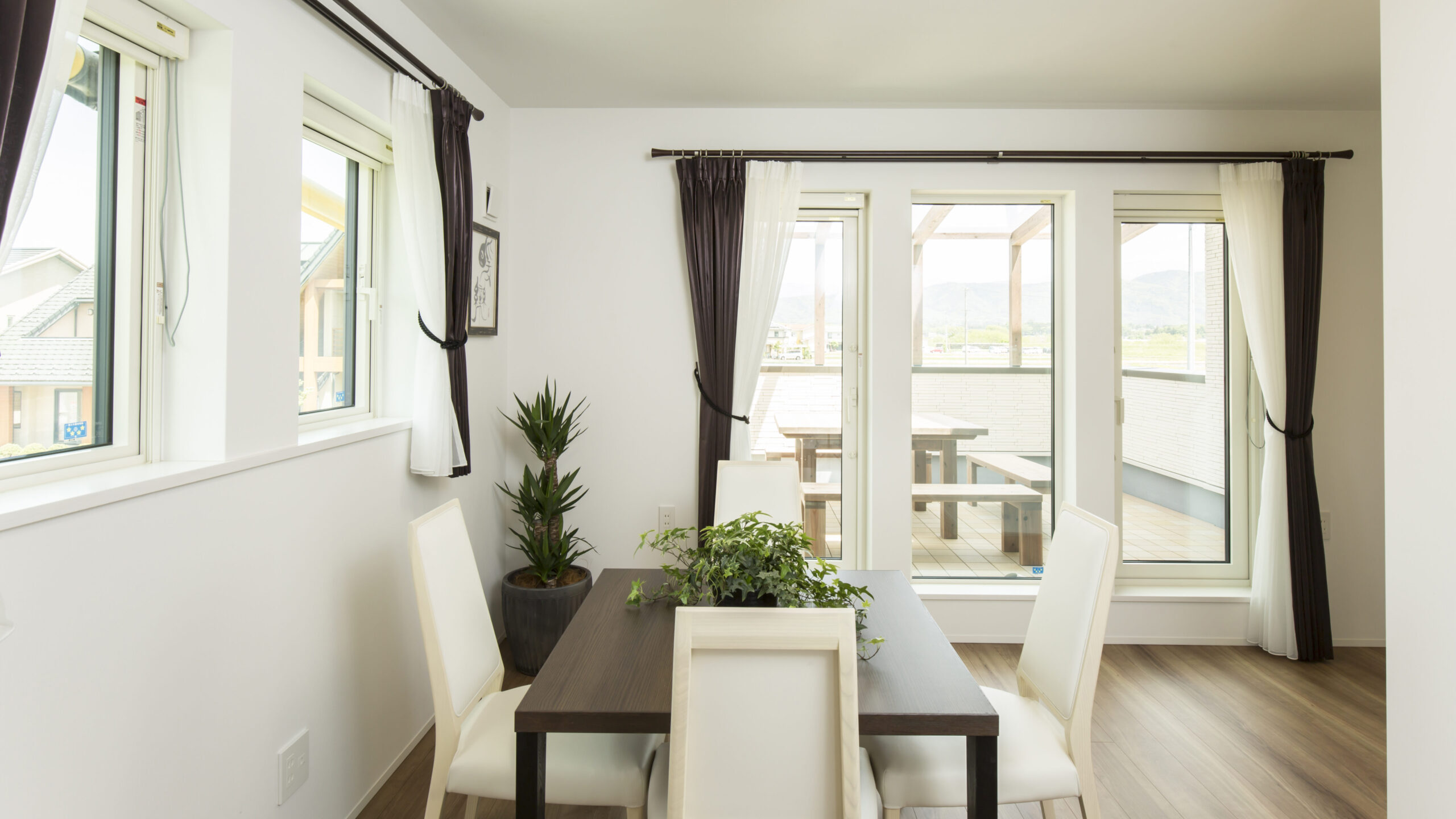 伊那展示場商談スペース