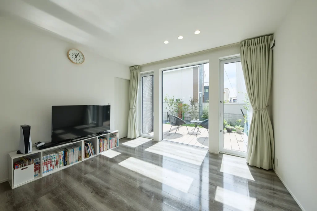 大開口窓の開放的な住まい